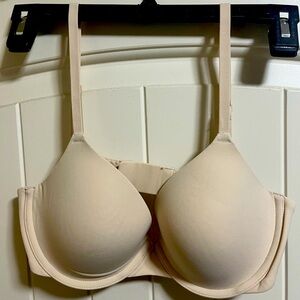 Skims nude T-shirt bra
